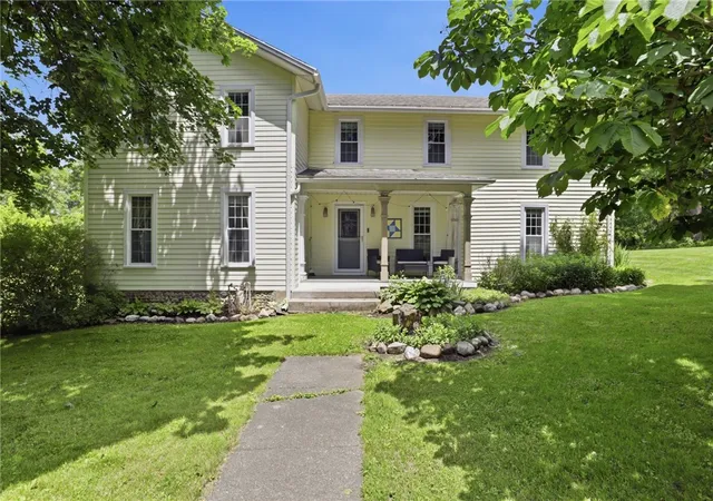 Homes for sale in Bloomfield, NY | 8978 State Route 5 And 20, Bloomfield, NY 14469 | MLS# R1692701