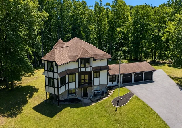 Homes for sale in Perinton, NY | 307 Fishers Rd, Perinton, NY 14534 | MLS# R1693009