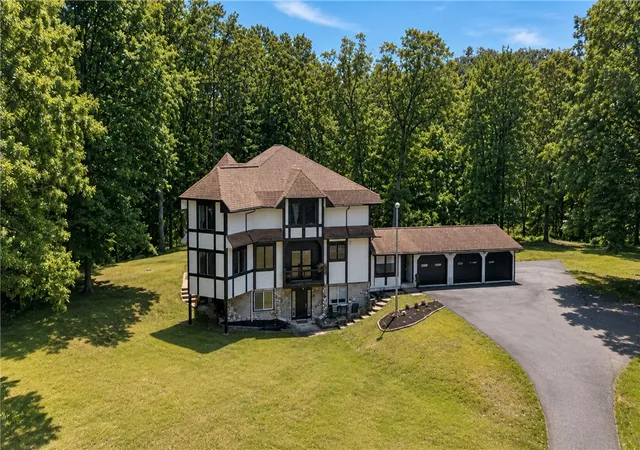 Homes for sale in Perinton, NY | 307 Fishers Rd, Perinton, NY 14534 | MLS# R1693009