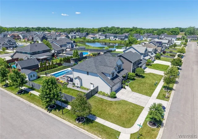4th image of 132 Boxelder Ln, Buffalo, NY 14228 | MLS# B1692963