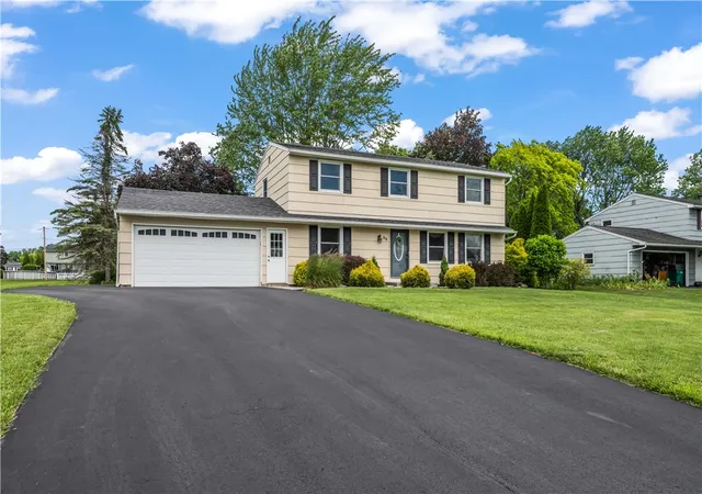 Homes for sale in Penfield, NY | 80 Maple Hill Farm Rd, Penfield, NY 14526 | MLS# R1692038