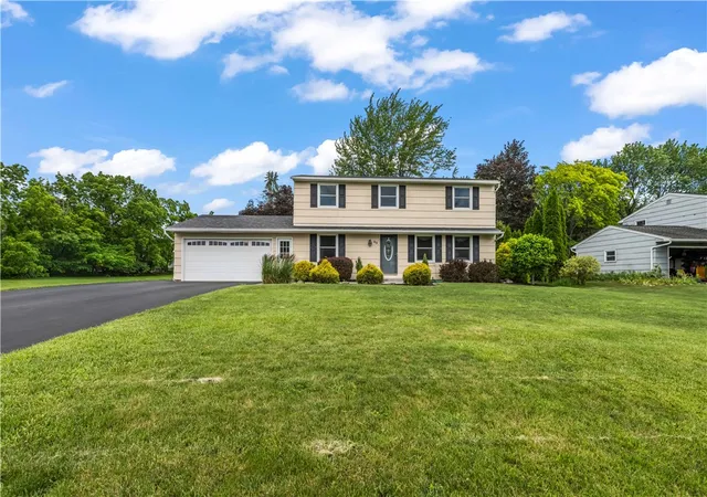 Homes for sale in Penfield, NY | 80 Maple Hill Farm Rd, Penfield, NY 14526 | MLS# R1692038