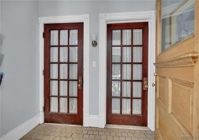 Listing Photo 4 - Condo for sale in building located at 412 Ashland Ave, Buffalo, NY 14222