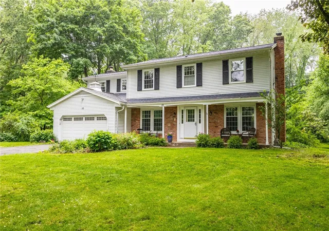 2nd image of 10 Glendower Cir, Pittsford, NY 14534 | MLS# R1693092