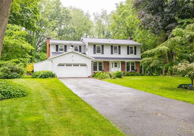 41st image of 10 Glendower Cir, Pittsford, NY 14534 | MLS# R1693092