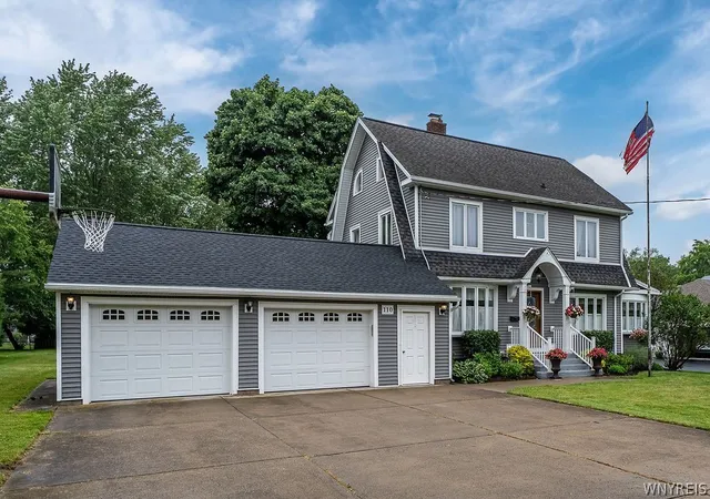 2nd image of 110 N Cayuga Rd, Buffalo, NY 14221 | MLS# B1693148