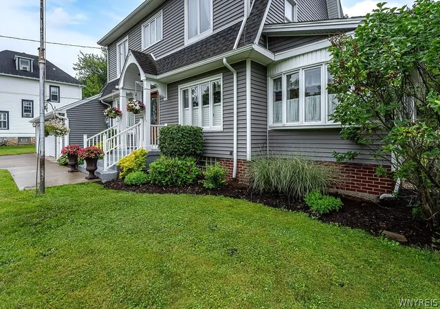 3rd image of 110 N Cayuga Rd, Buffalo, NY 14221 | MLS# B1693148