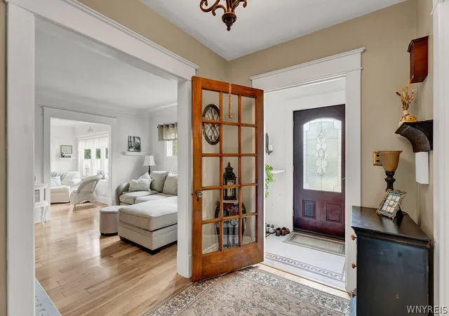 4th image of 110 N Cayuga Rd, Buffalo, NY 14221 | MLS# B1693148