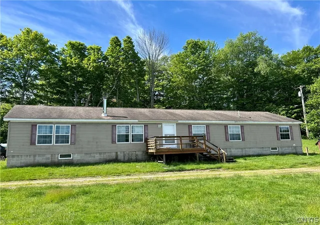 Homes for sale in Amboy, NY | 7 Beach Rd, Amboy, NY 13316 | MLS# S1693079