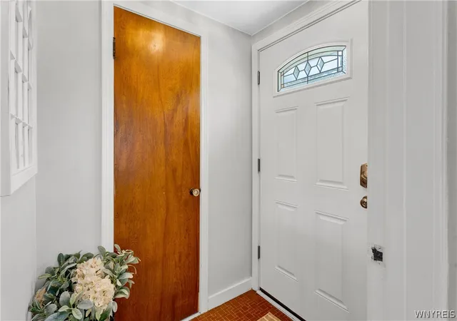 Photo 3 of Sale Pending at 186 Ridgewood Dr, Buffalo, NY 14226 | MLS# B1693490 | Listing updated on 2026-07-22