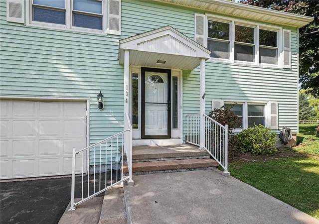 3rd image of 134 Lake Rd, Avon, NY 14414 | MLS# R1692270