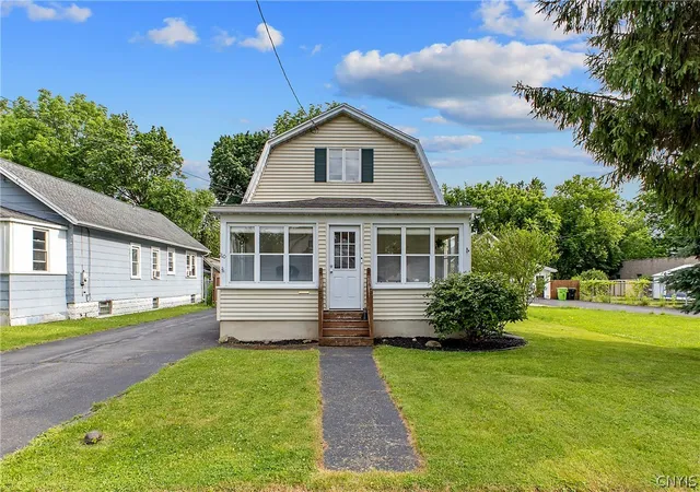3rd image of 110 Earl Ave, Salina, NY 13211 | MLS# S1693077