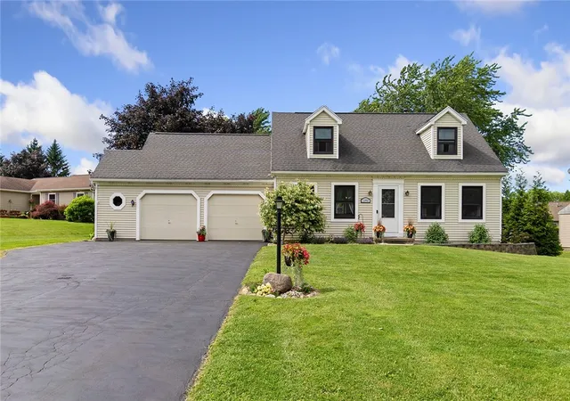 Homes for sale in Ontario, NY | 1282 Centennial Dr, Ontario, NY 14519 | MLS# R1693447