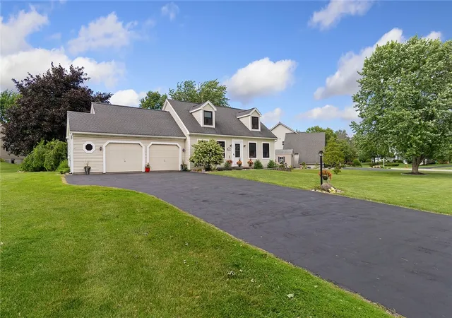 Homes for sale in Ontario, NY | 1282 Centennial Dr, Ontario, NY 14519 | MLS# R1693447