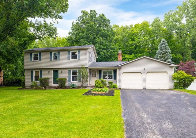 1st image of 455 Reeves Rd, Pittsford, NY 14534 | MLS# R1692757