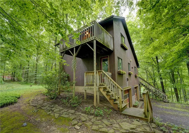 Photo 3 of Sale Pending at 2880 Arcadia Zurich Norris Rd, Newark, NY 14513 | MLS# R1693107 | Listing updated on 2026-07-13