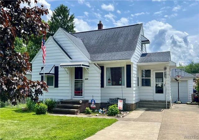 Homes for sale in Hamburg, NY | 4649 Wilson Dr, Hamburg, NY 14075 | MLS# B1692145