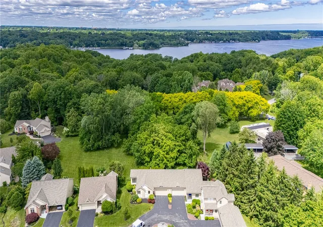Homes for sale in Penfield, NY | 10 Baywood Ln, Penfield, NY 14580 | MLS# R1686449