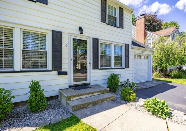 3rd image of 105 Oneta Rd, Irondequoit, NY 14617 | MLS# R1693607