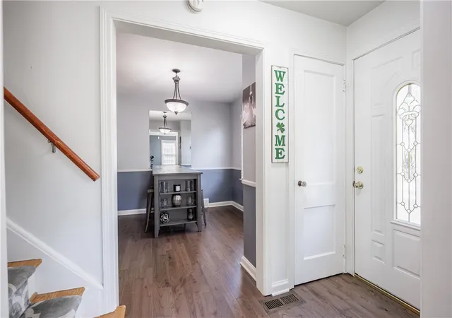 4th image of 105 Oneta Rd, Irondequoit, NY 14617 | MLS# R1693607