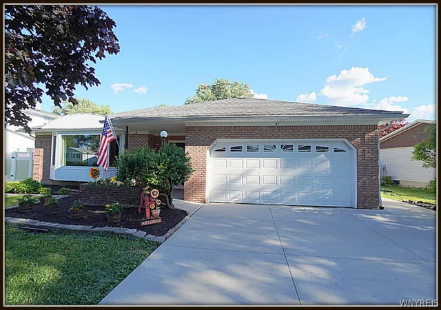 Homes for sale in Amherst, NY | 51 Swanson, Amherst, NY 14221 | MLS# B1693602