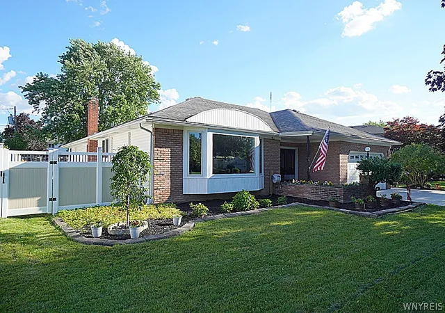 Homes for sale in Amherst, NY | 51 Swanson, Amherst, NY 14221 | MLS# B1693602