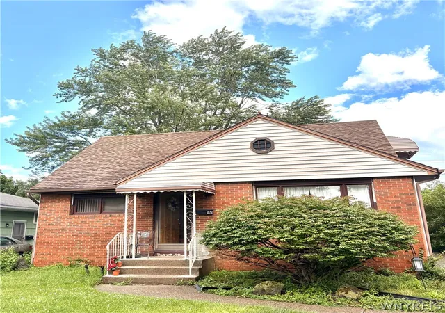 Photo 1 of Sale Pending at 161 Margaret Rd, Buffalo, NY 14226 | MLS# B1693448 | Listing updated on 2026-07-31