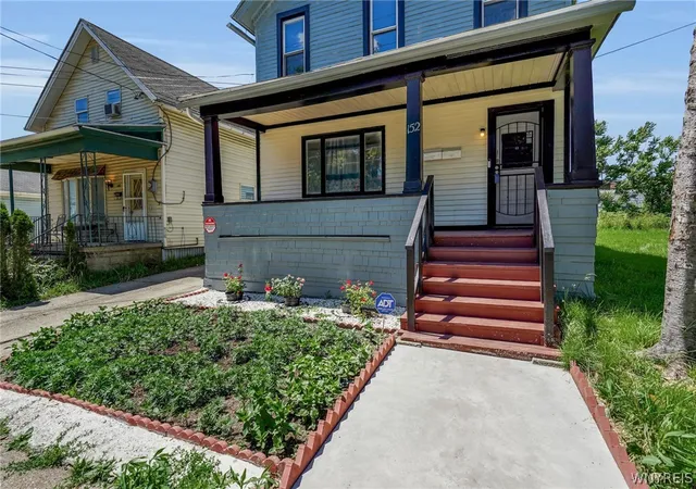 Photo 3 of Sale Pending at 152 Lewis St, Buffalo, NY 14206 | MLS# B1692572 | Listing updated on 2026-07-24