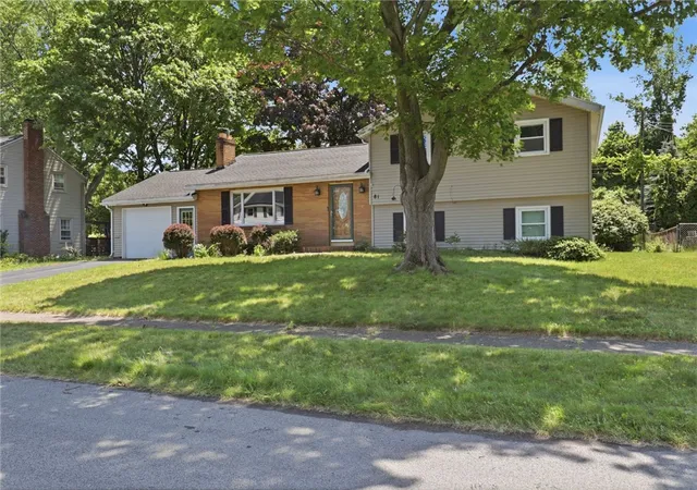 27th image of 81 Minocqua Dr, Irondequoit, NY 14617 | MLS# R1692584