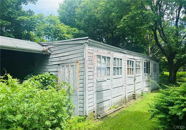 Photo 3 of Single family home for sale at 11 Murray St, Oswego, NY 13126 | MLS# S1693551 | Listing updated on 2026-06-24