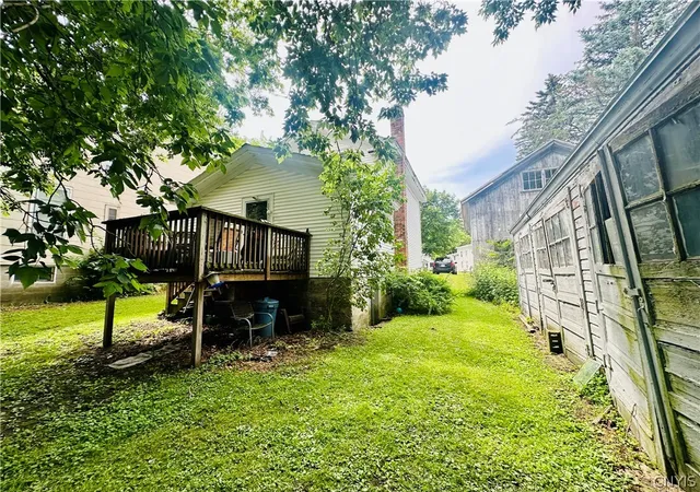 Photo 4 of Single family home for sale at 11 Murray St, Oswego, NY 13126 | MLS# S1693551 | Listing updated on 2026-06-24