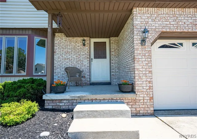 Homes for sale in West Seneca, NY | 26 Harwood Rd, West Seneca, NY 14224 | MLS# B1691553