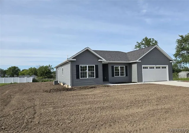 3rd image of 1973 Bedell Rd, Grand Island, NY 14072 | MLS# B1693678