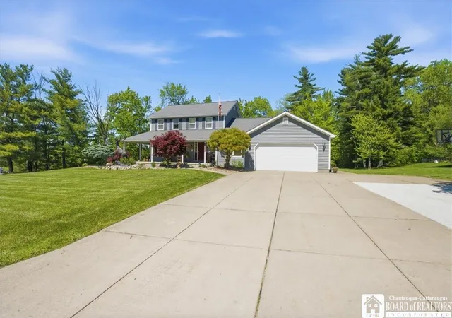 Photo 3 of Sale Pending at 5343 Oakridge Dr, Hamburg, NY 14075 | MLS# R1693668 | Listing updated on 2026-07-14