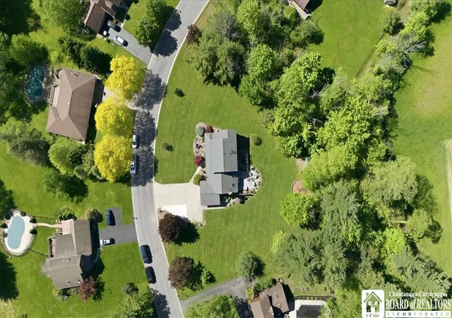 Photo 3 of Sale Pending at 5343 Oakridge Dr, Hamburg, NY 14075 | MLS# R1693668 | Listing updated on 2026-07-14