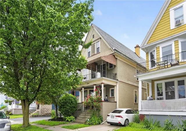 Photo 3 of Sale Pending at 289 Auburn Ave, Buffalo, NY 14213 | MLS# B1693457 | Listing updated on 2026-08-03
