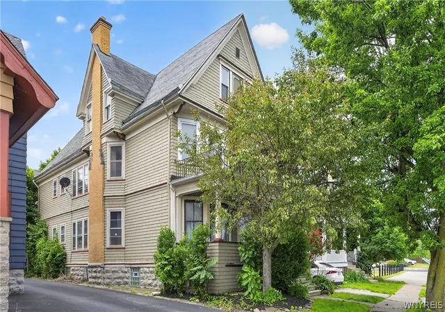 Photo 4 of Sale Pending at 289 Auburn Ave, Buffalo, NY 14213 | MLS# B1693457 | Listing updated on 2026-08-03