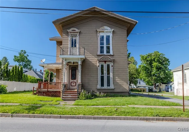 1st image of 132 Chapel St, Canastota, NY 13032 | MLS# S1693687