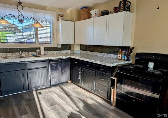 Listing Photo 5 - Condo for sale in building located at 132 W Chapel St, Canastota, NY 13032