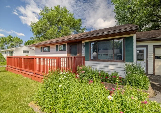 3rd image of 107 Albernathy St St, Salina, NY 13088 | MLS# S1693195