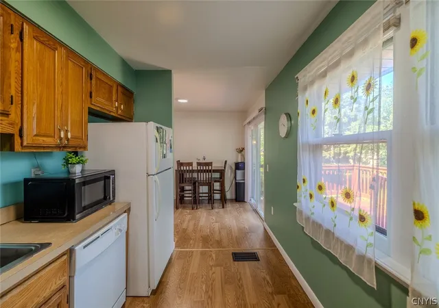 5th image of 107 Albernathy St St, Salina, NY 13088 | MLS# S1693195
