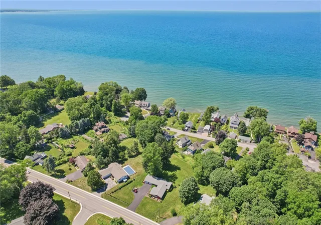 45th image of 536 Lake Rd, Webster, NY 14580 | MLS# R1693586