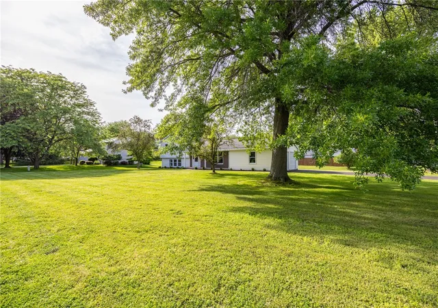 2nd image of 1193 Appian Dr, Webster, NY 14580 | MLS# R1691336