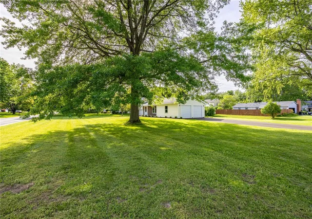 3rd image of 1193 Appian Dr, Webster, NY 14580 | MLS# R1691336