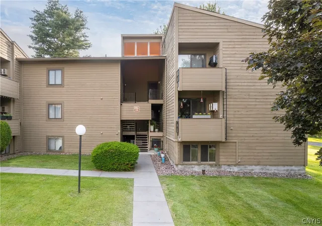 Photo 1 of Sale Pending at 295 Watertree Dr, East Syracuse, NY 13057 | MLS# S1692467 | Listing updated on 2026-07-06