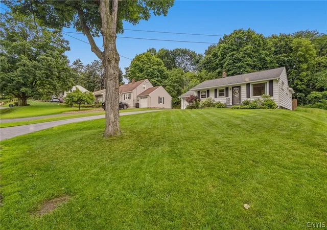 37th image of 708 Balsam St, Salina, NY 13088 | MLS# S1693283