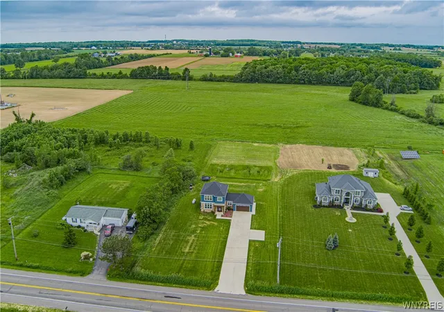Homes for sale in Cambria, NY | 4303 Lockport Rd, Cambria, NY 14094 | MLS# B1693626