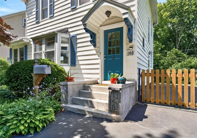 2nd image of 148 Rawlinson Rd, Irondequoit, NY 14617 | MLS# R1693337