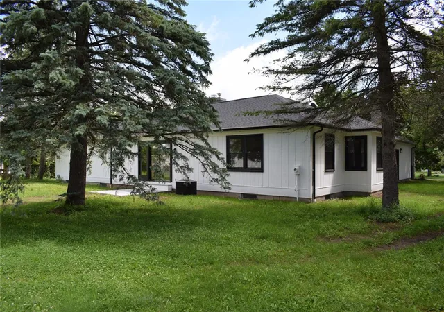 2nd image of 88 Stuyvesant Rd, Pittsford, NY 14534 | MLS# R1693728