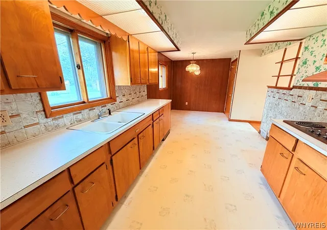 Homes for sale in West Seneca, NY | 45 Charlescrest Ct, West Seneca, NY 14224 | MLS# B1693729